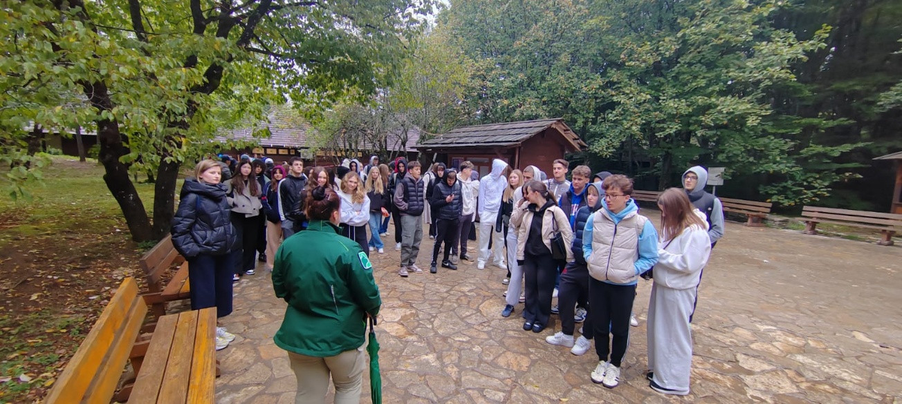 Put pod noge: od slapova do špilja